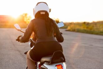 Tips para viajar por el mundo sola en moto